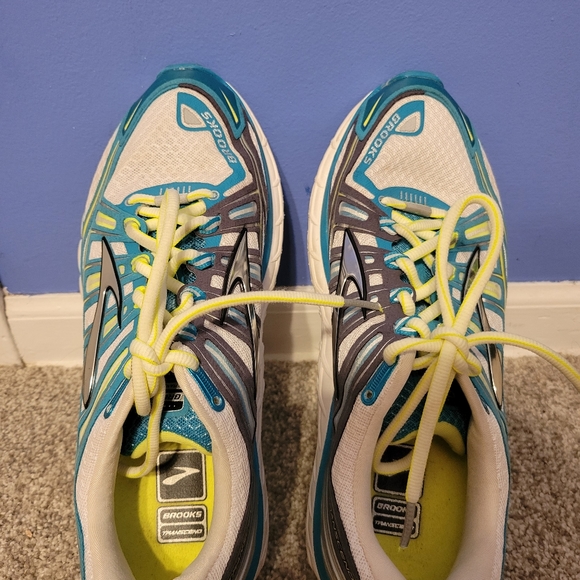 Women's Brooks Running shoes size 10 - Picture 9 of 11